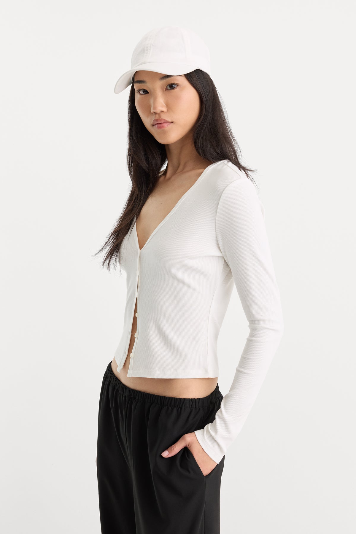 THE RIB V NECK CARDIGAN | CHALK-2 | GOOD AMERICAN | MODEL_A