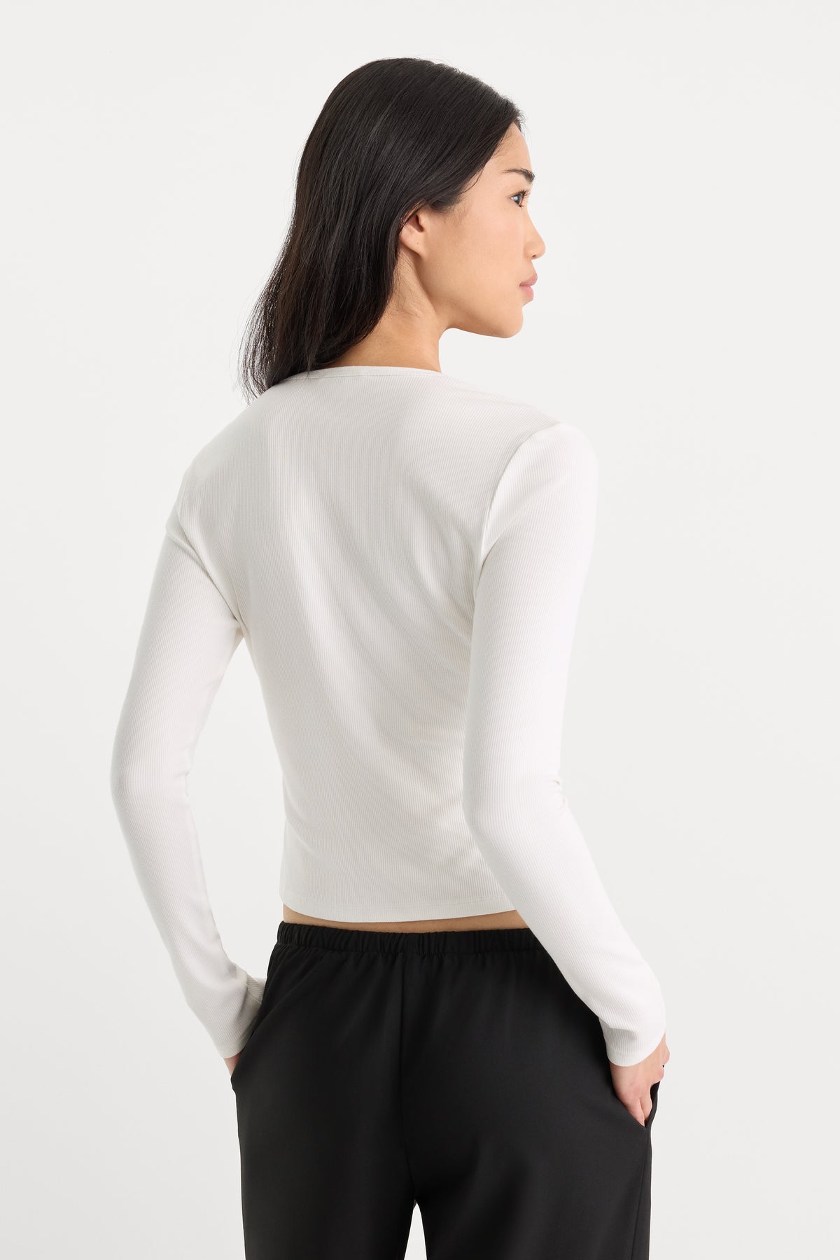 THE RIB V NECK CARDIGAN | CHALK-5 | GOOD AMERICAN | MODEL_A