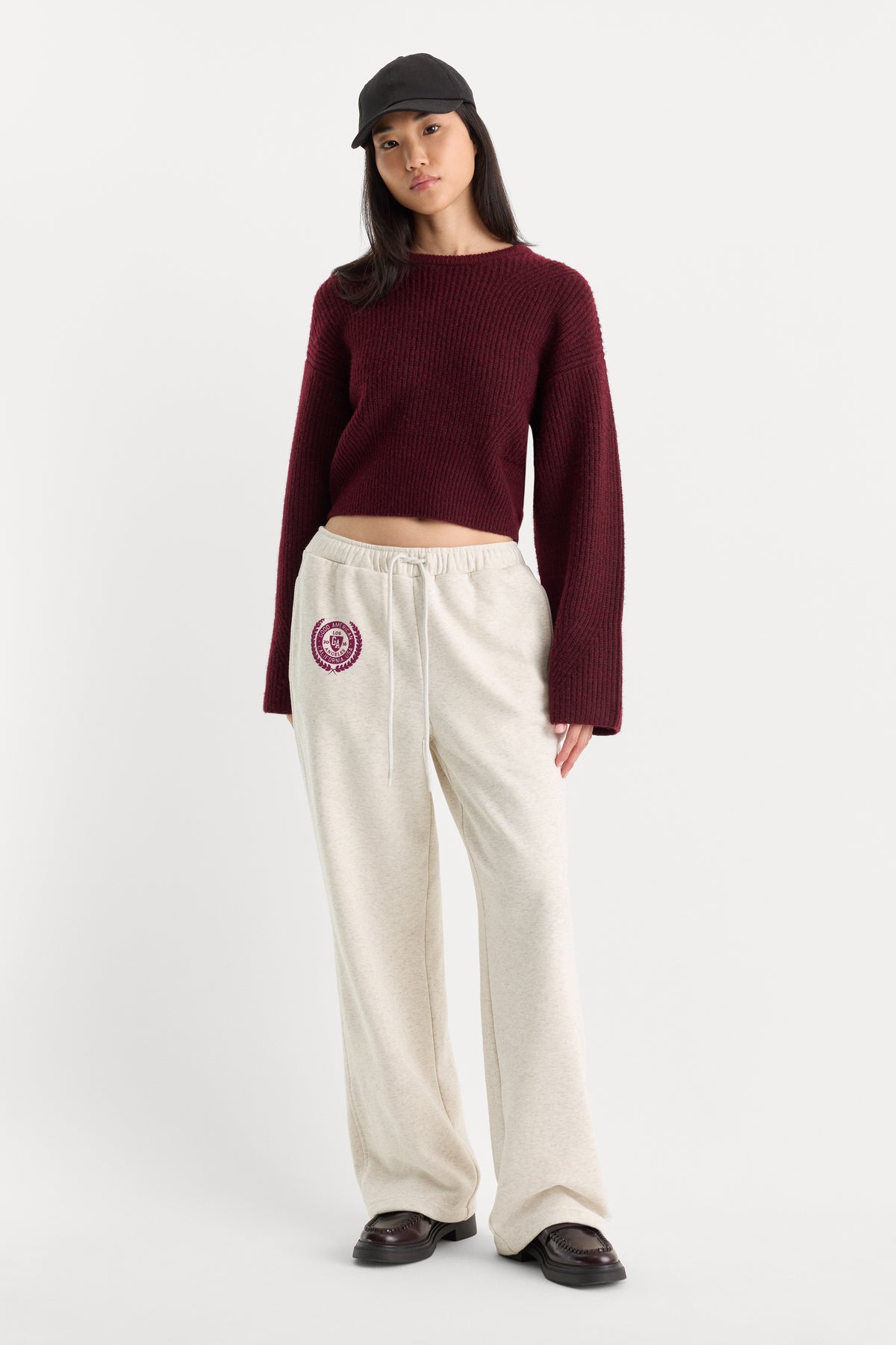 THE BRUSHED FLEECE SWEATPANT | OATMEAL-1 | GOOD AMERICAN | MODEL