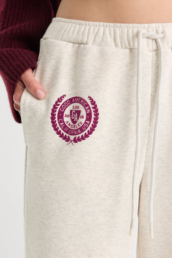 THE BRUSHED FLEECE SWEATPANT | OATMEAL-3 | GOOD AMERICAN | MODEL
