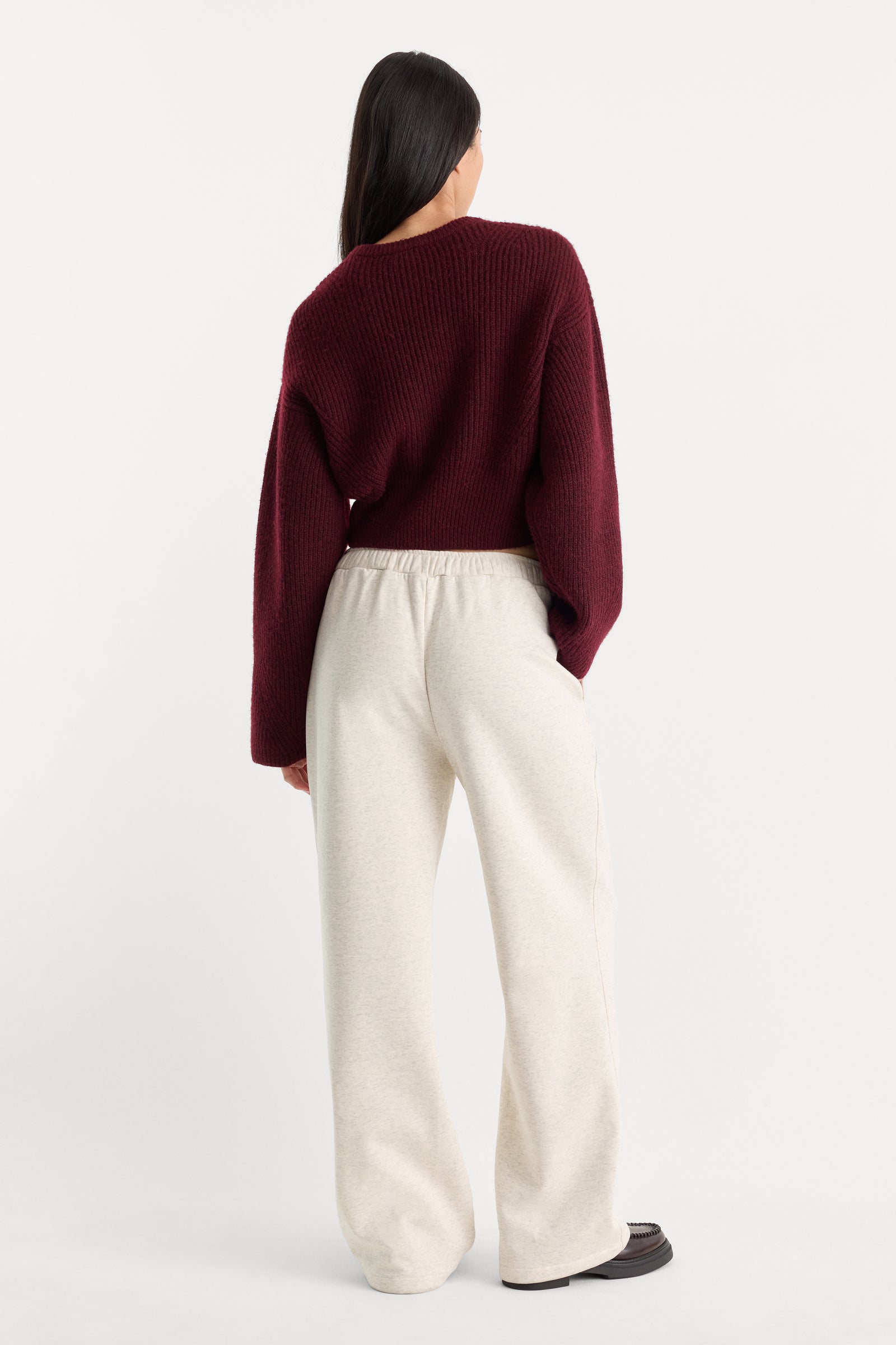THE BRUSHED FLEECE SWEATPANT | OATMEAL-6 | GOOD AMERICAN | MODEL