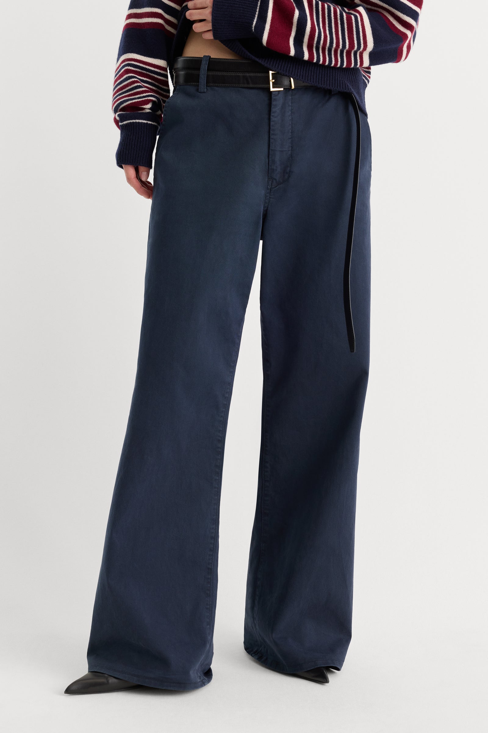 LOW SLUNG BAGGY TROUSER | NEW NAVY-2 | GOOD AMERICAN | MODEL