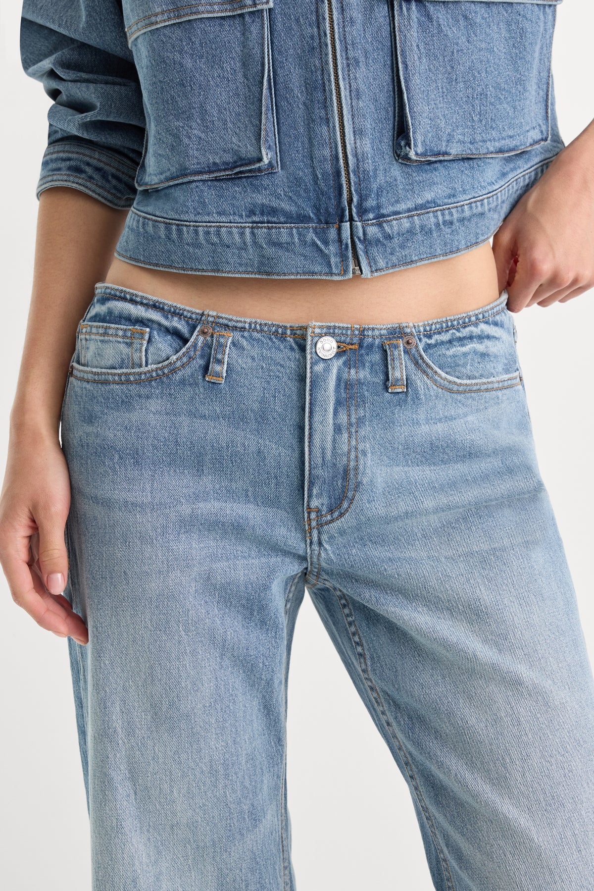GHOST WAIST LOW LOOSE JEANS | AMBER-5 | GOOD AMERICAN | MODEL_A