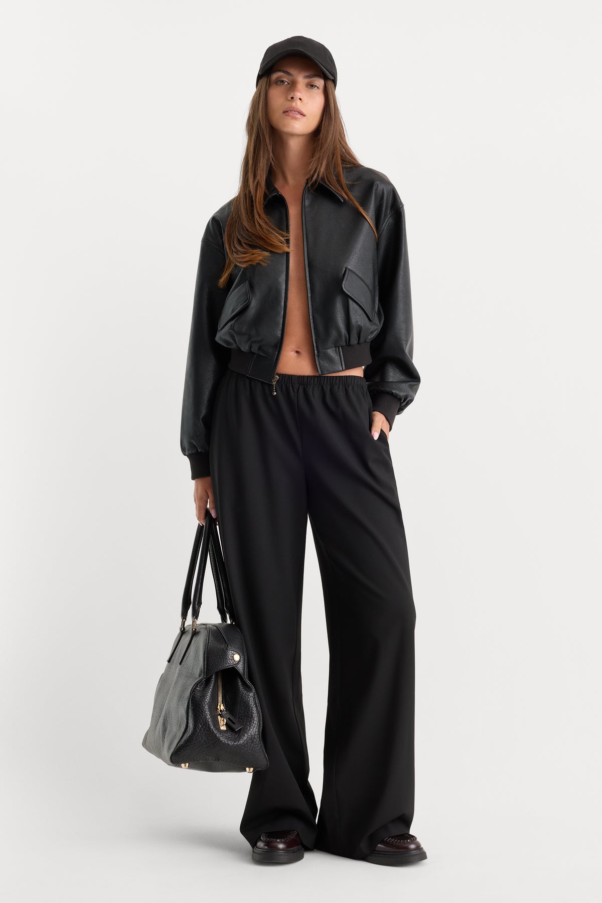 THE PULL ON TROUSER | BLACK001-1 | GOOD AMERICAN | MODEL_A