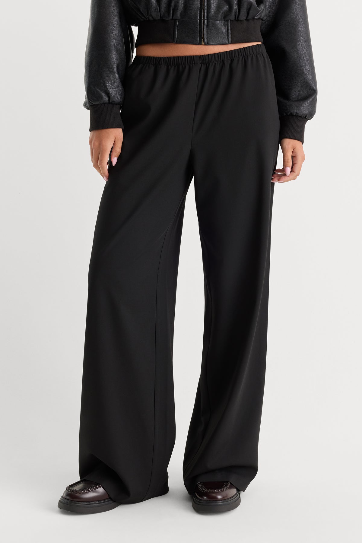 THE PULL ON TROUSER | BLACK001-3 | GOOD AMERICAN | MODEL_A