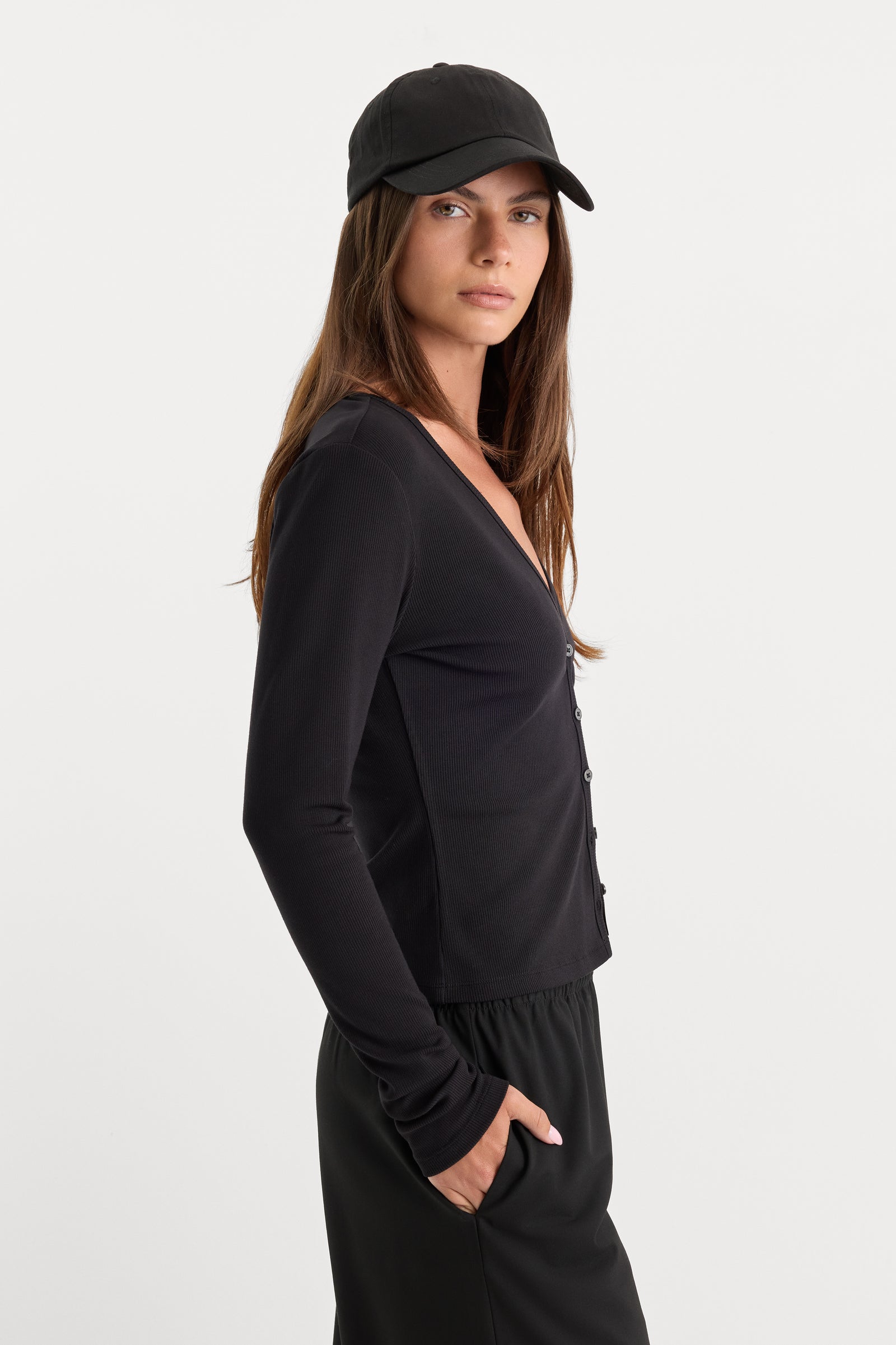 THE RIB V NECK CARDIGAN | BLACK