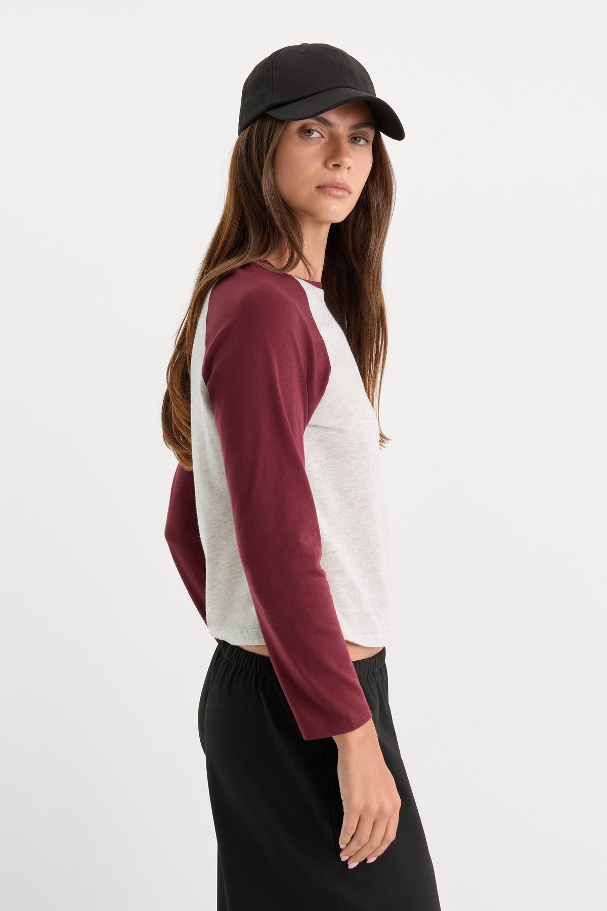 THE LONG SLEEVE RAGLAN TEE | VINTAGE GREY-2 | GOOD AMERICAN | MODEL_A