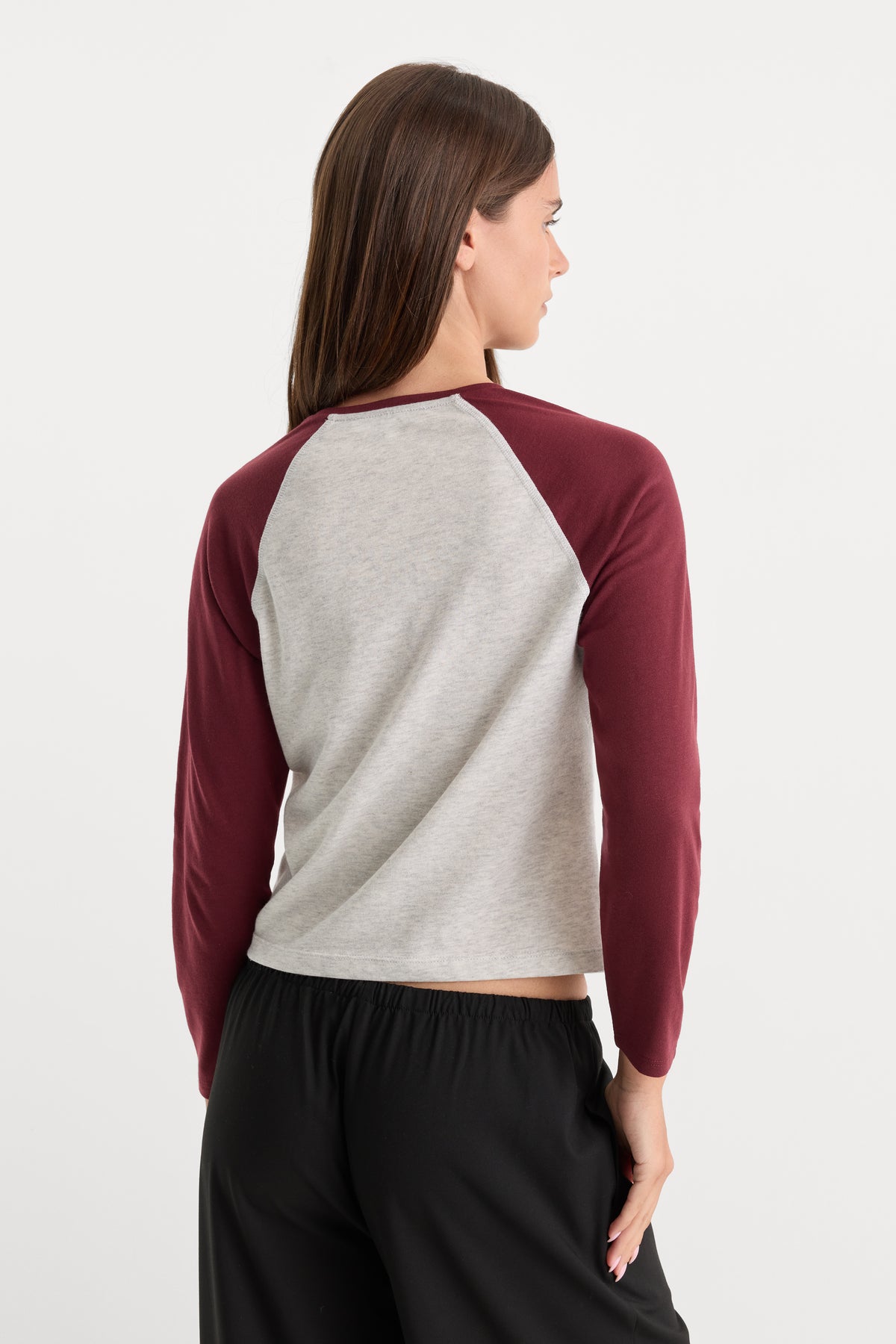 THE LONG SLEEVE RAGLAN TEE | VINTAGE GREY-3 | GOOD AMERICAN | MODEL_A