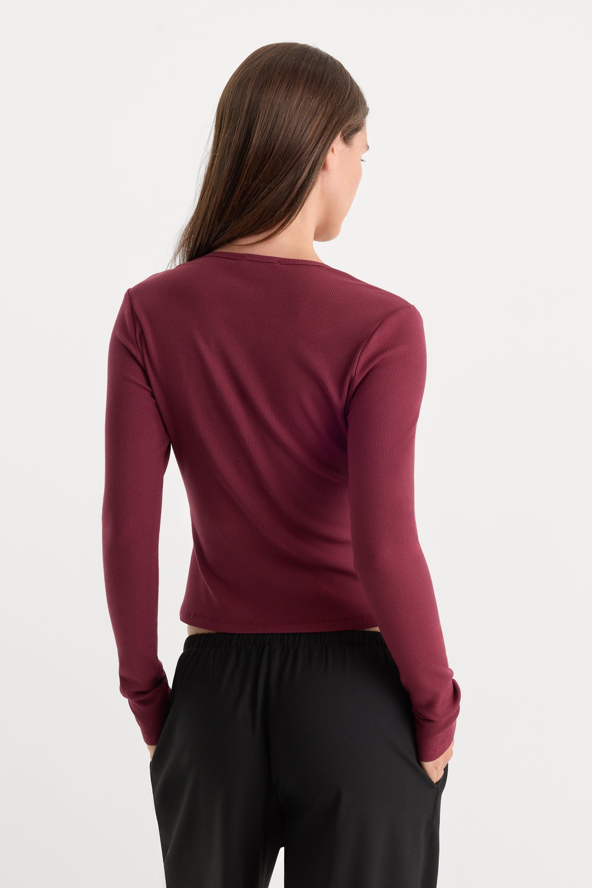 THE RIB V NECK CARDIGAN | BERRY NOIR-5 | GOOD AMERICAN | MODEL_A