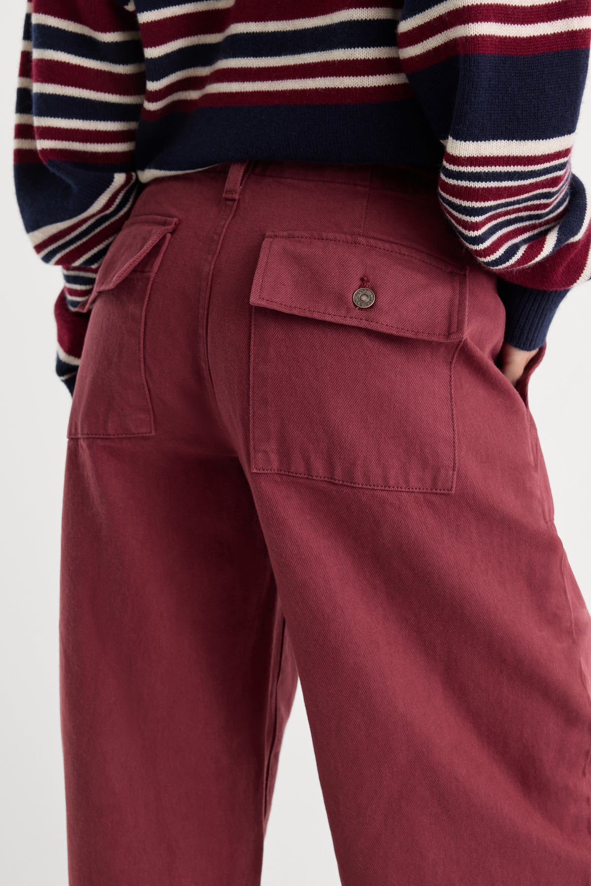 VINTAGE UTILITY BARREL ANKLE JEANS | BERRY NOIR-6 | GOOD AMERICAN | MODEL_A