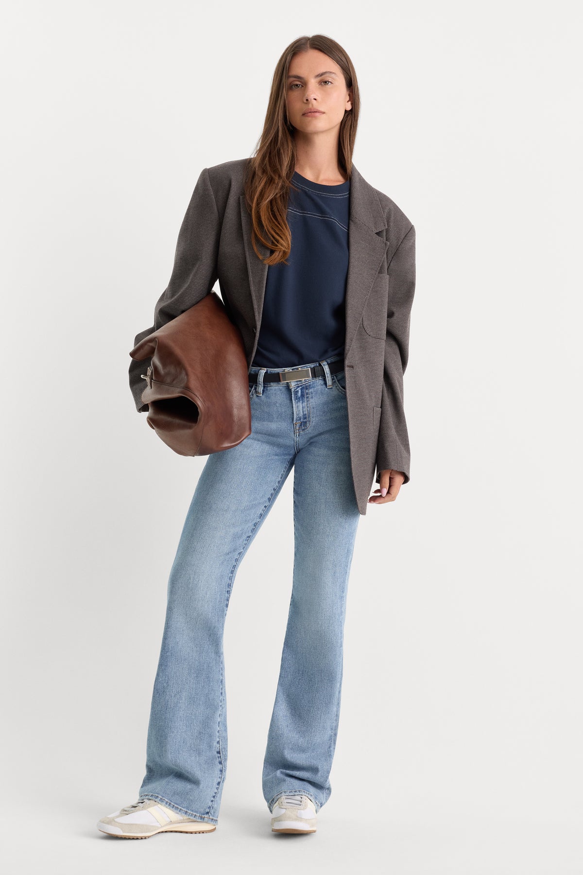GOOD LOW RISE BOOTCUT JEANS | WHISPER-1 | GOOD AMERICAN | MODEL_A