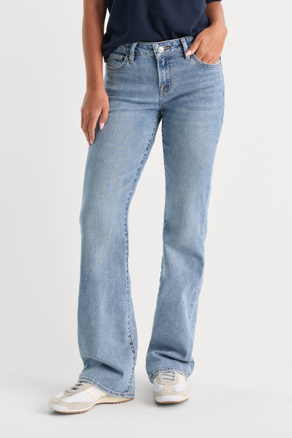 GOOD LOW RISE BOOTCUT JEANS | WHISPER