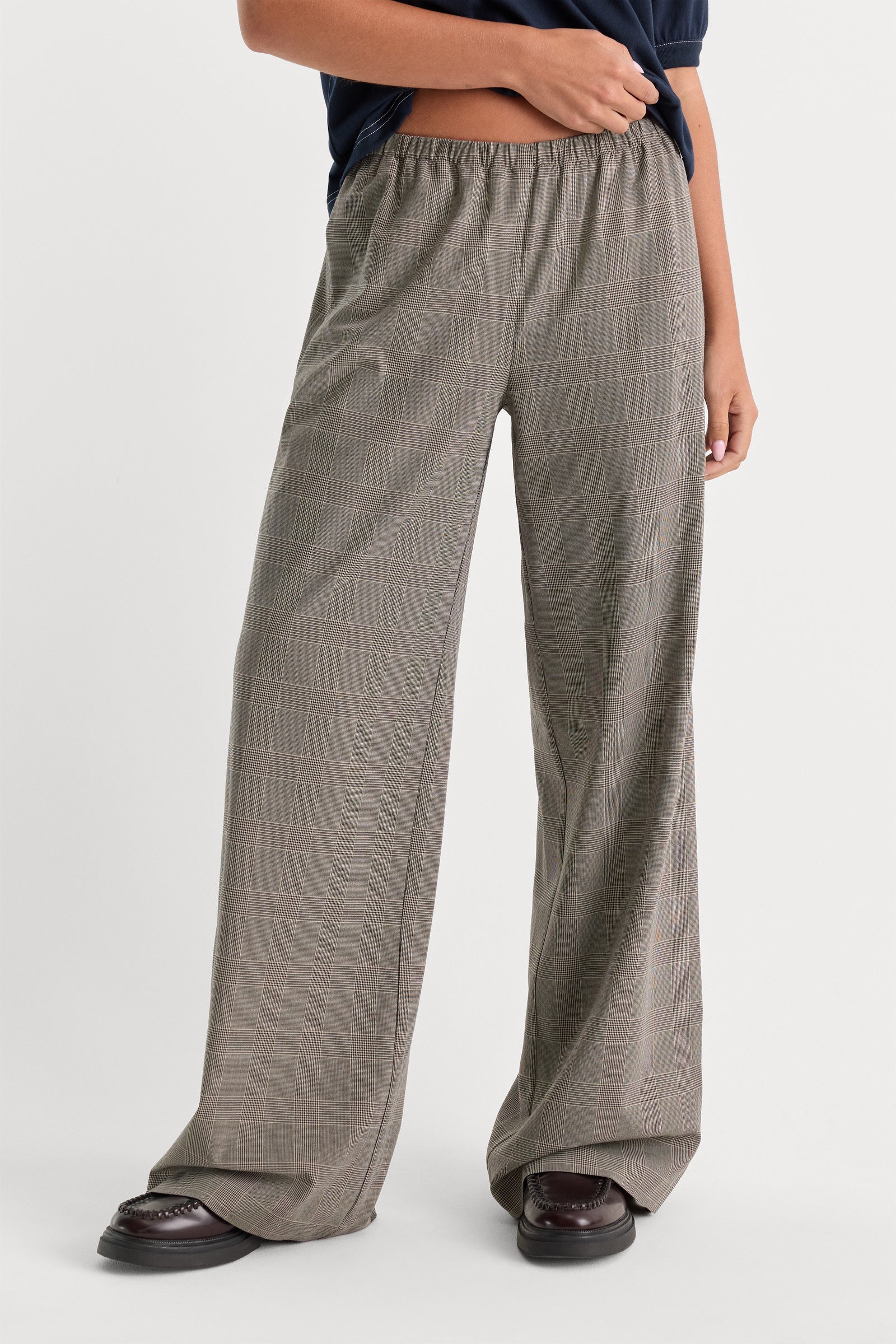 THE PULL ON TROUSER | MINI PLAID