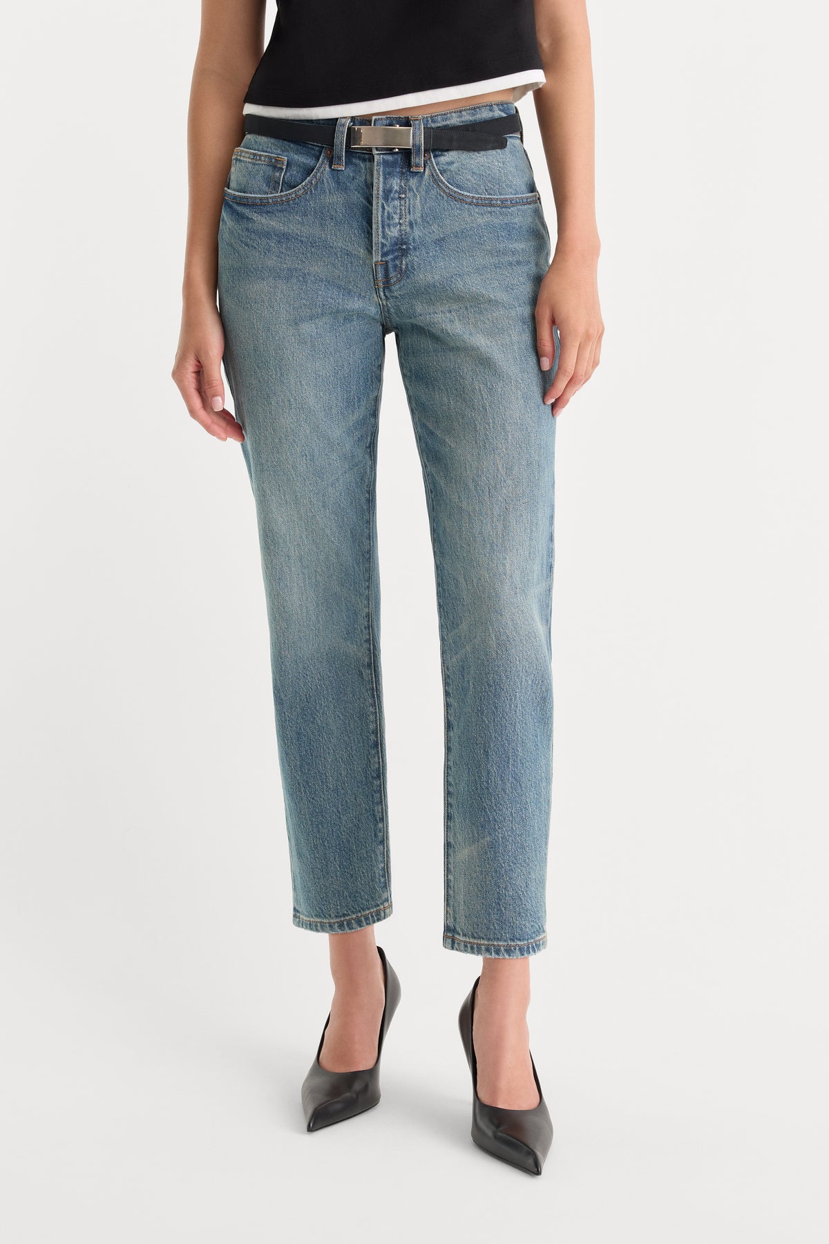 VINTAGE STRAIGHT ANKLE JEANS | OAK-2 | GOOD AMERICAN | MODEL_A