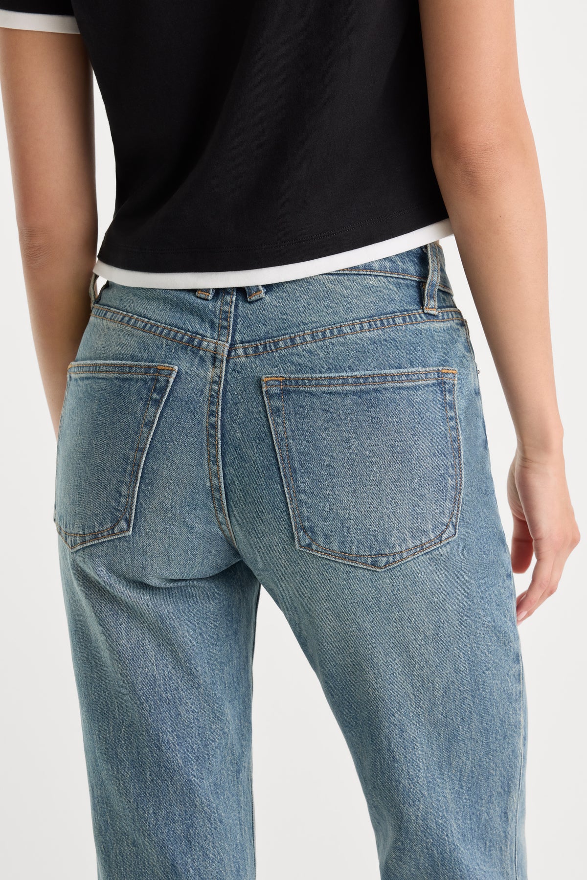 VINTAGE STRAIGHT ANKLE JEANS | OAK-6 | GOOD AMERICAN | MODEL_A