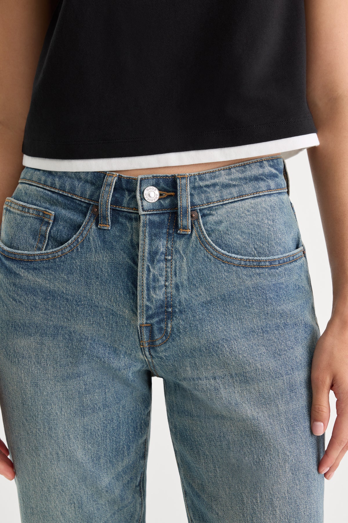 VINTAGE STRAIGHT ANKLE JEANS | OAK-4 | GOOD AMERICAN | MODEL_A