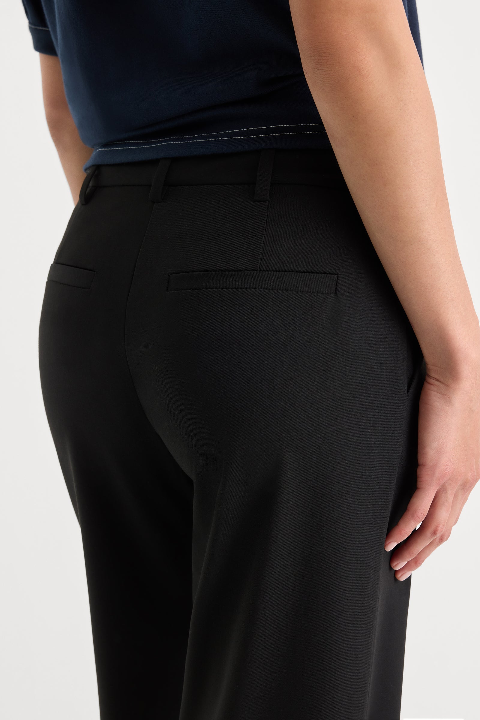 THE LOW RISE STRAIGHT LEG TROUSER | BLACK001