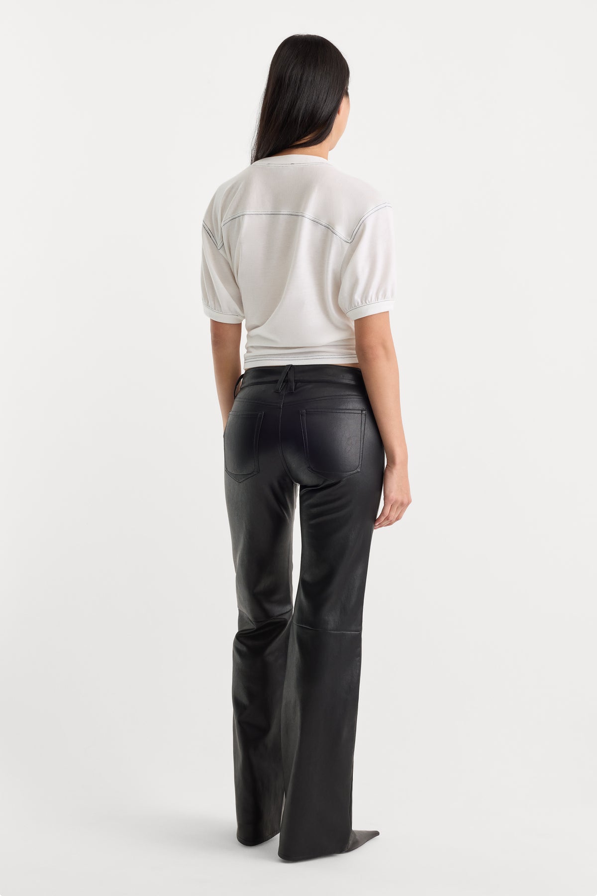 BETTER THAN LEATHER LOW RISE BOOTCUT | BLACK001-5 | GOOD AMERICAN | MODEL