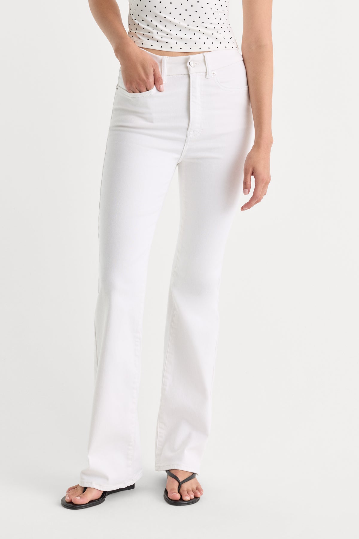 ALWAYS FITS GOOD CLASSIC BOOTCUT JEANS | WHITE-4 | GOOD AMERICAN | MODEL_A