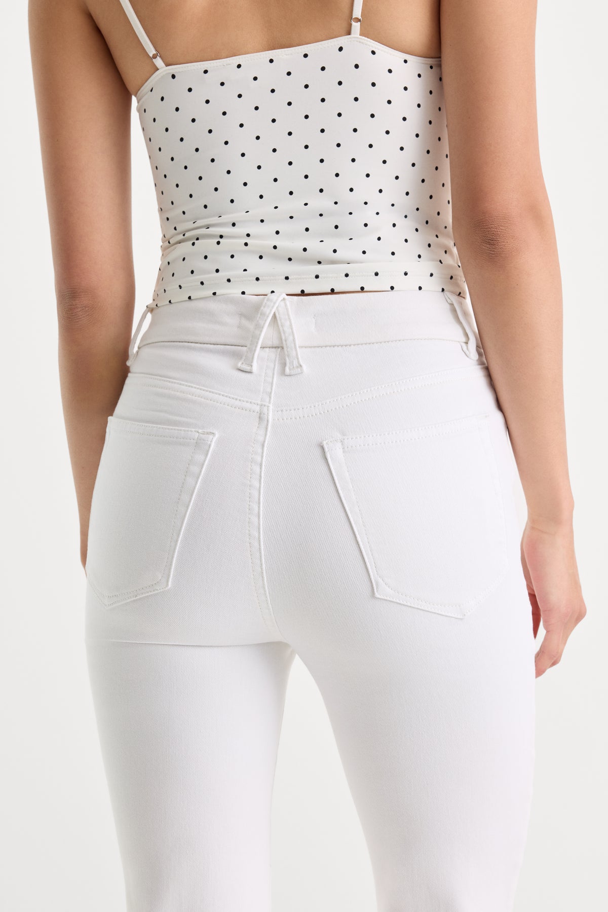 ALWAYS FITS GOOD CLASSIC BOOTCUT JEANS | WHITE-7 | GOOD AMERICAN | MODEL_A