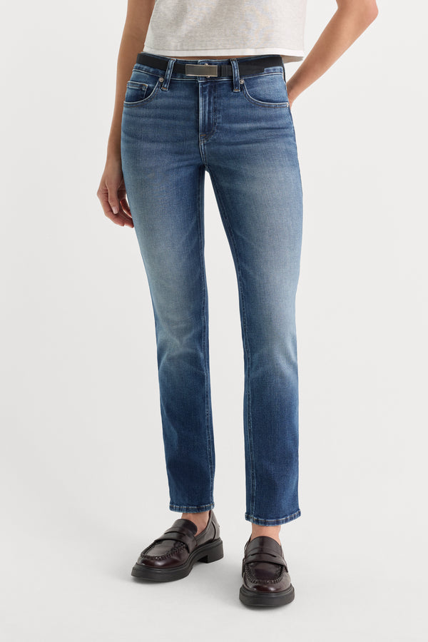 MID RISE CIGARETTE JEANS | NEWCREST-2 | GOOD AMERICAN | MODEL