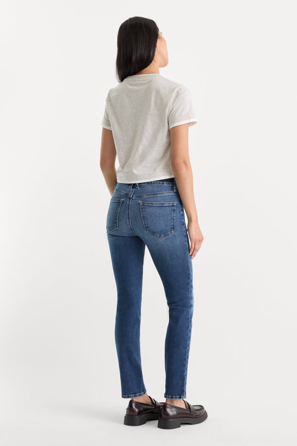 MID RISE CIGARETTE JEANS | NEWCREST-5 | GOOD AMERICAN | MODEL