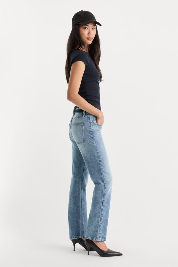 VINTAGE STRAIGHT ANKLE JEANS | CREEK-2 | GOOD AMERICAN | MODEL