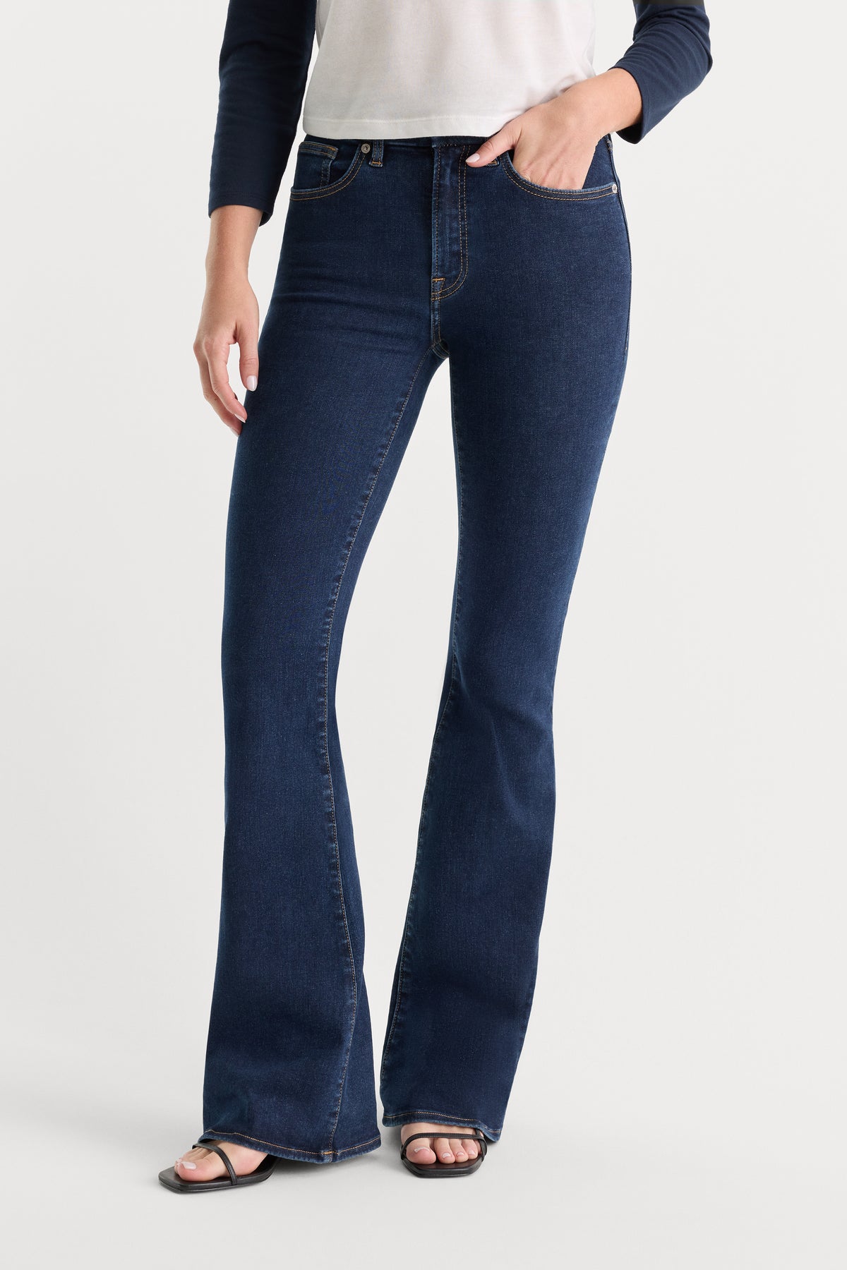 ALWAYS FITS GOOD LEGS FLARE JEANS LONG | INDIGO1317-1 | GOOD AMERICAN | MODEL_A