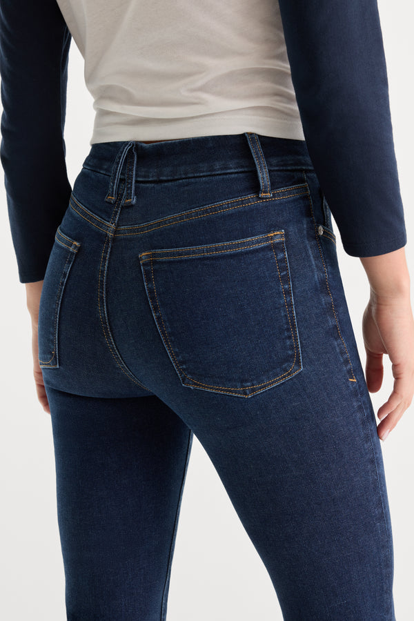ALWAYS FITS GOOD LEGS FLARE JEANS | INDIGO1317-6 | GOOD AMERICAN | MODEL_A