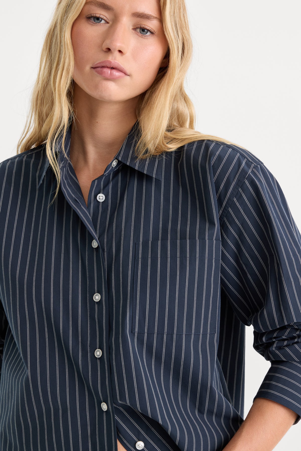 THE POPLIN EASY SHIRT | NAVY STRIPE