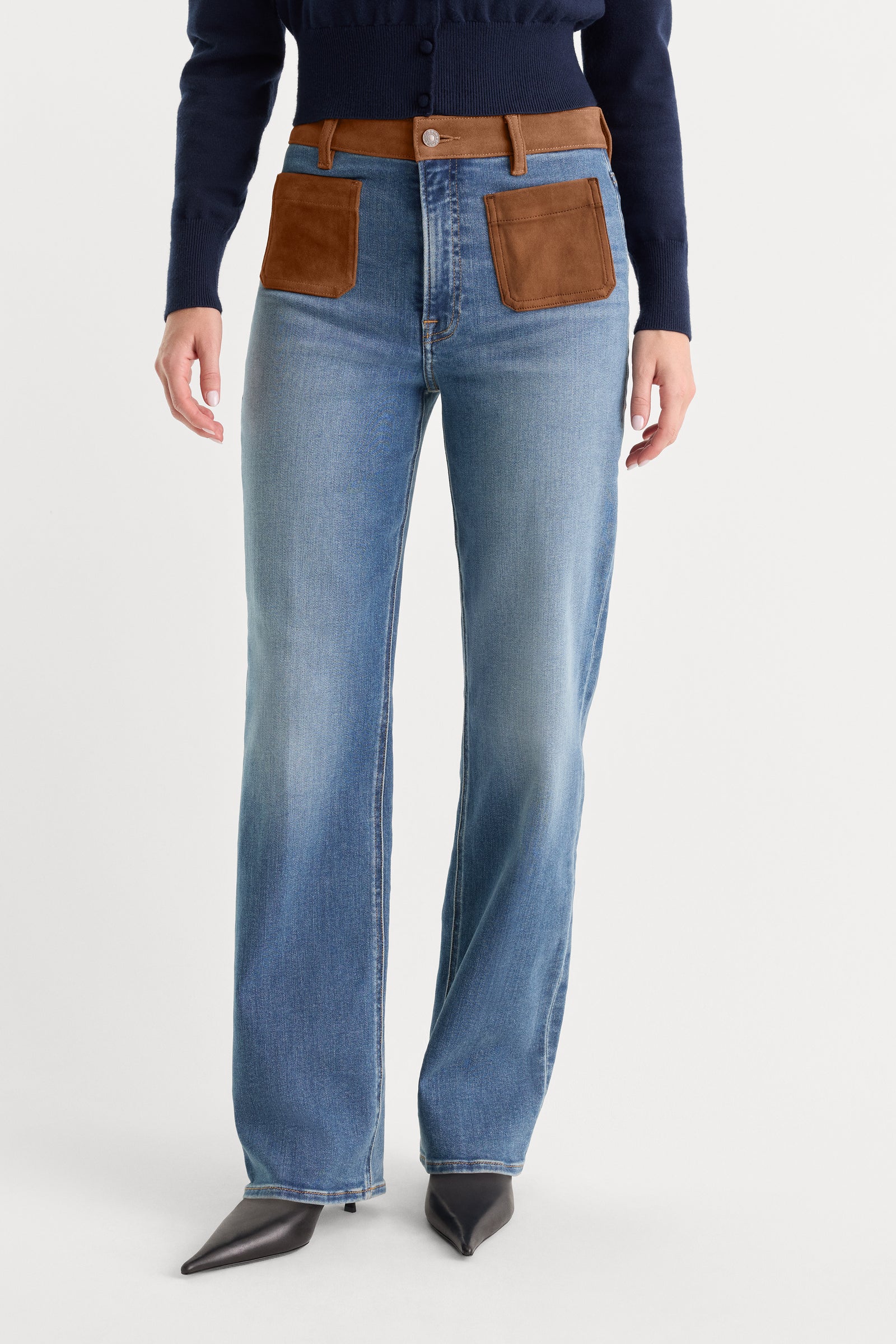 GOOD TRUE STRAIGHT JEANS | CREST-2 | GOOD AMERICAN | MODEL
