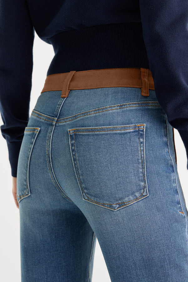 GOOD TRUE STRAIGHT JEANS | CREST-5 | GOOD AMERICAN | MODEL