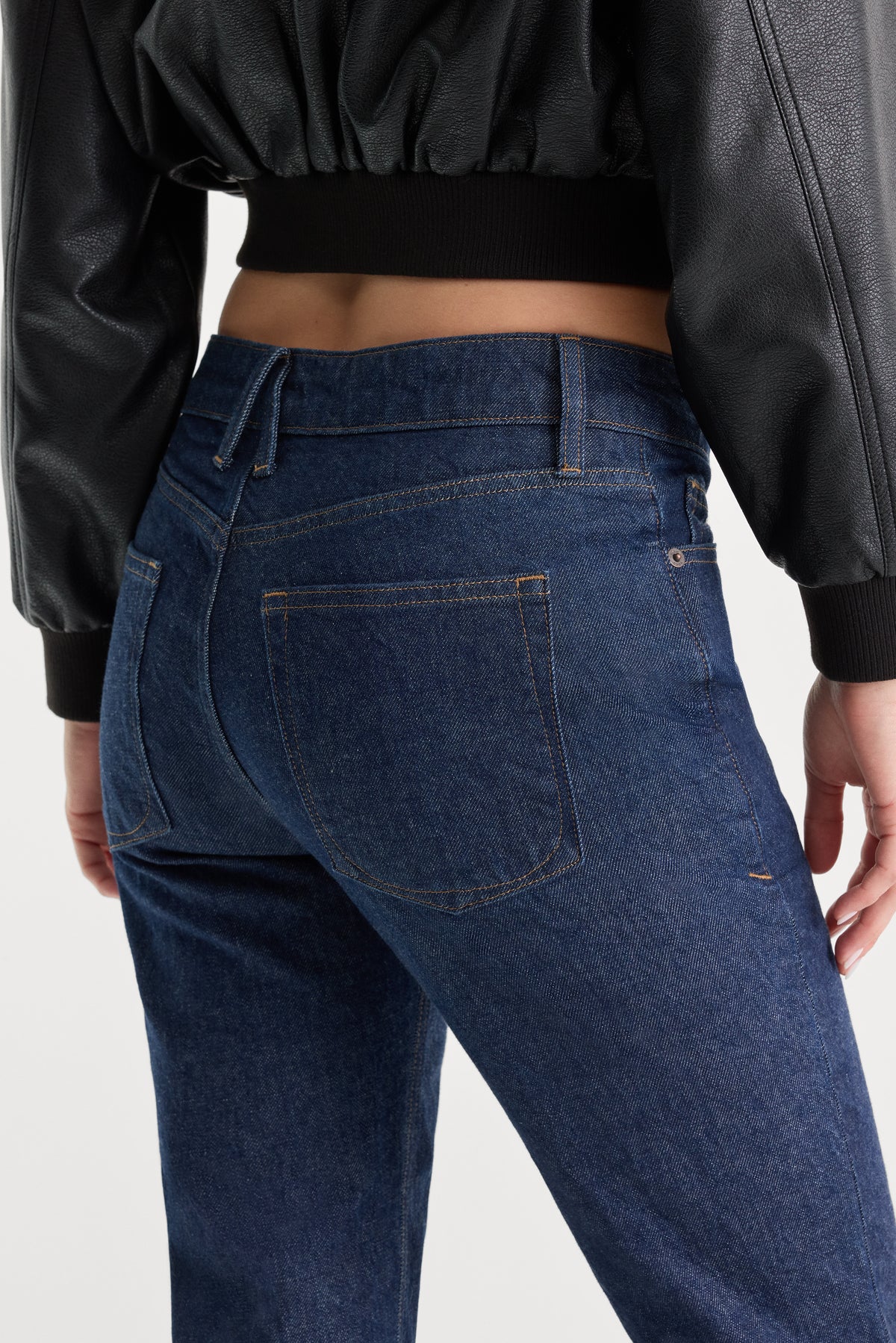 VINTAGE CIGARETTE JEANS | RINSE-6 | GOOD AMERICAN | MODEL_A