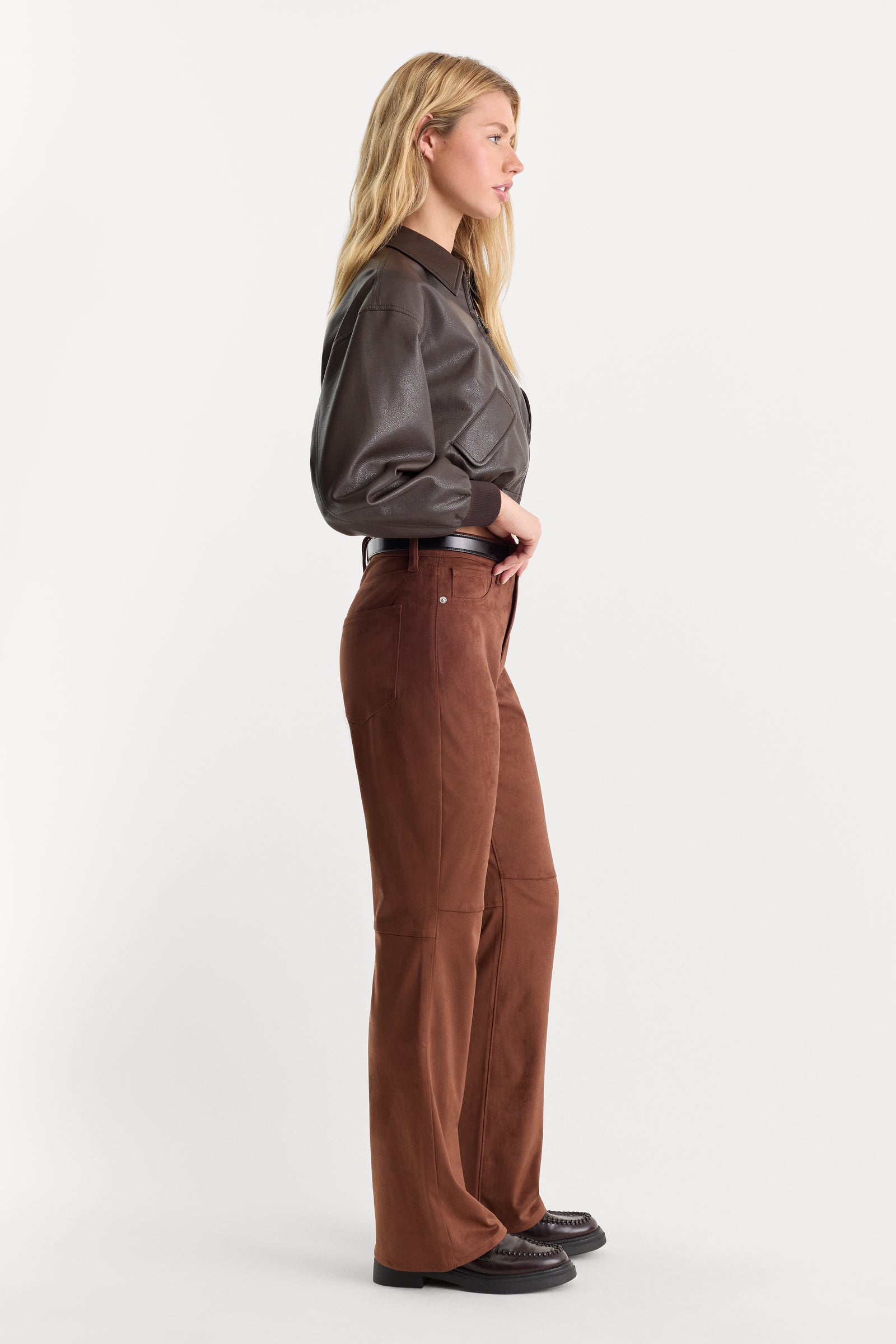 BETTER THAN SUEDE GOOD CLASSIC BOOTCUT PANT | CAFE CLAY-3 | GOOD AMERICAN | MODEL