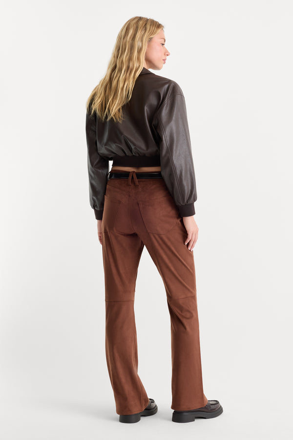 BETTER THAN SUEDE GOOD CLASSIC BOOTCUT PANT | CAFE CLAY-4 | GOOD AMERICAN | MODEL
