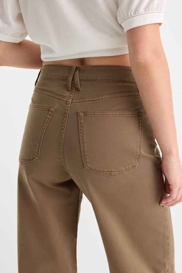 TWILL VINTAGE WIDE | TEA BARK-6 | GOOD AMERICAN | MODEL
