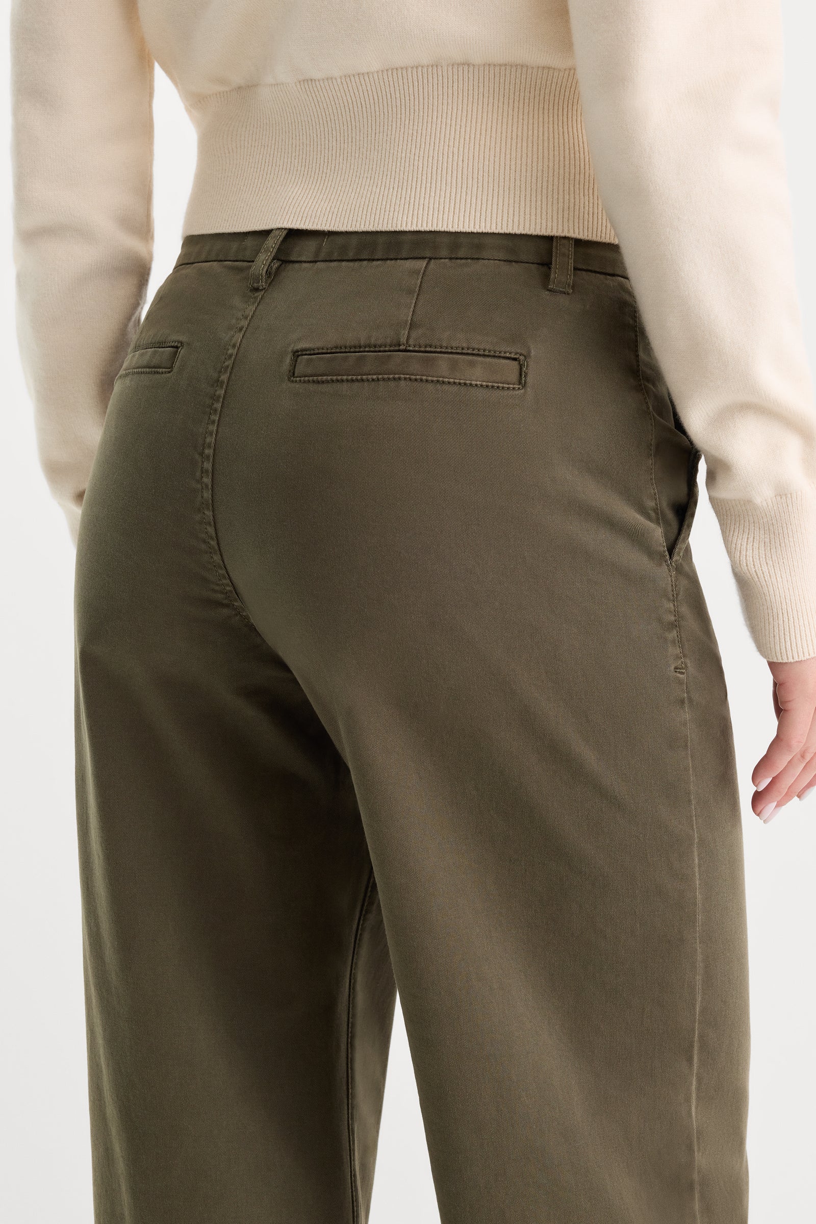 LOW SLUNG BAGGY TROUSER | WASHED FATIGUE GREEN-6 | GOOD AMERICAN | MODEL