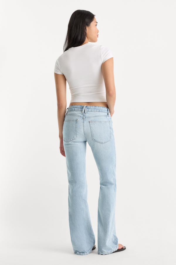 VINTAGE LOW RISE BOOTCUT JEANS | INDIGO1220-5 | GOOD AMERICAN | MODEL