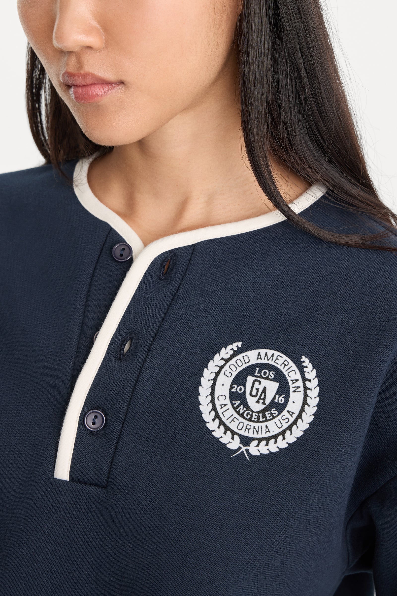 THE BRUSHED FLEECE HENLEY | NEW NAVY-2 | GOOD AMERICAN | MODEL