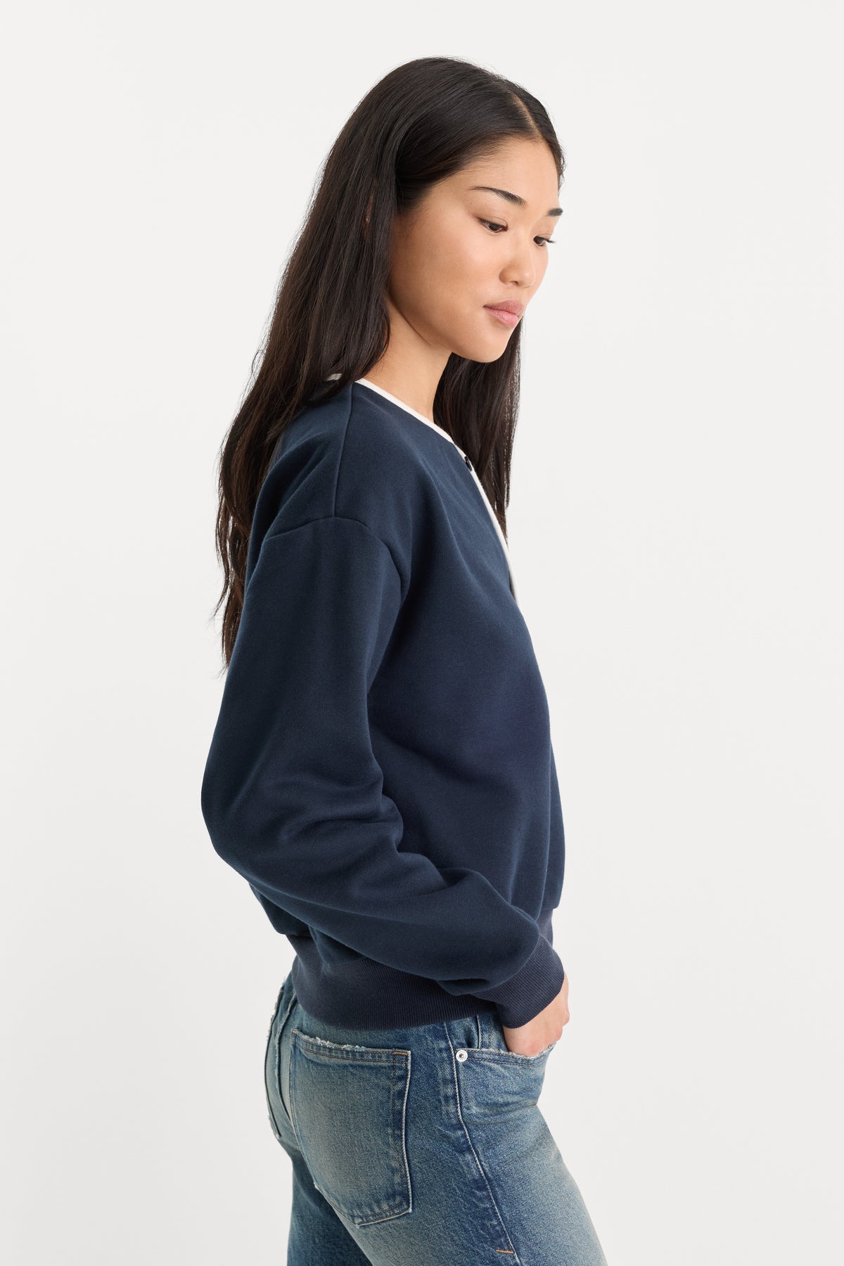 THE BRUSHED FLEECE HENLEY | NEW NAVY-3 | GOOD AMERICAN | MODEL