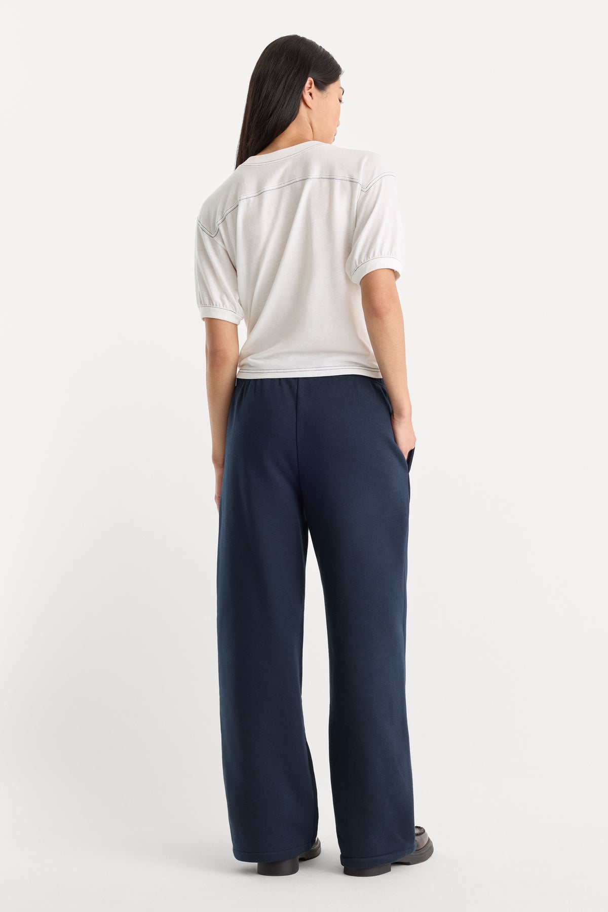 THE BRUSHED FLEECE SWEATPANT | NEW NAVY-7 | GOOD AMERICAN | MODEL