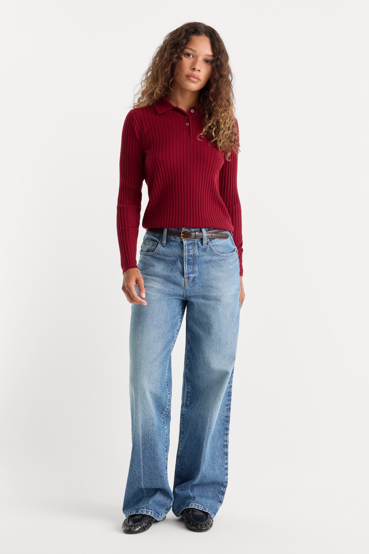 THE RIB POLO SWEATER | SYRAH-4 | GOOD AMERICAN | MODEL_A