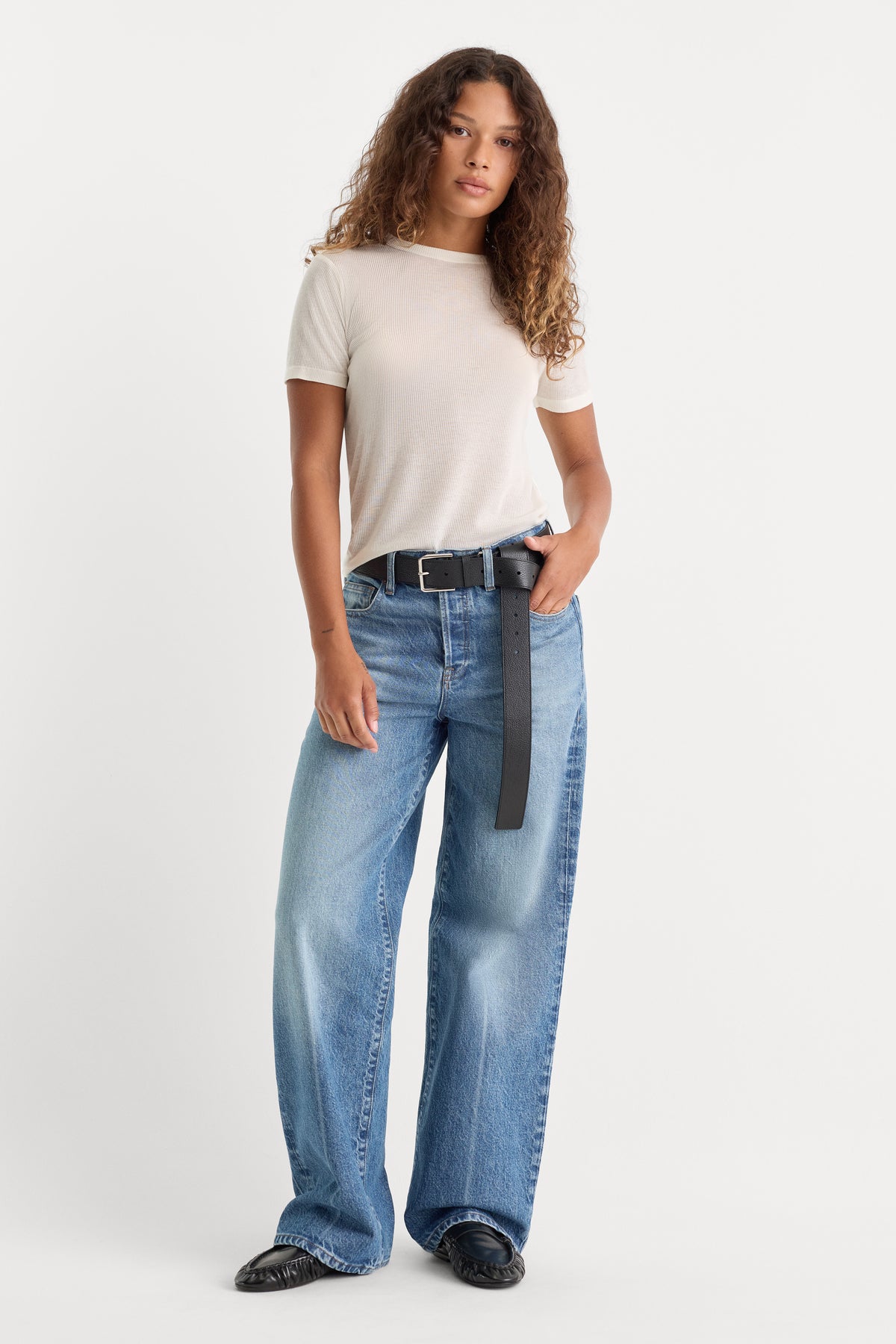 THE SHEER RIB TEE | PEARL-4 | GOOD AMERICAN | MODEL