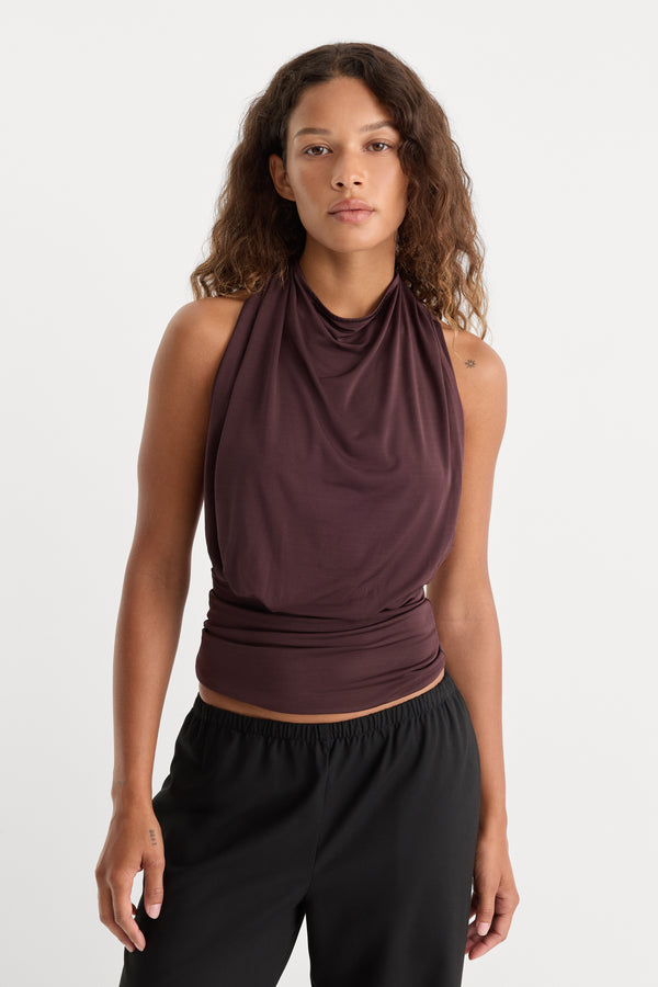 THE BACKLESS TOP | DEEP CHOCOLATE-1 | GOOD AMERICAN | MODEL_A