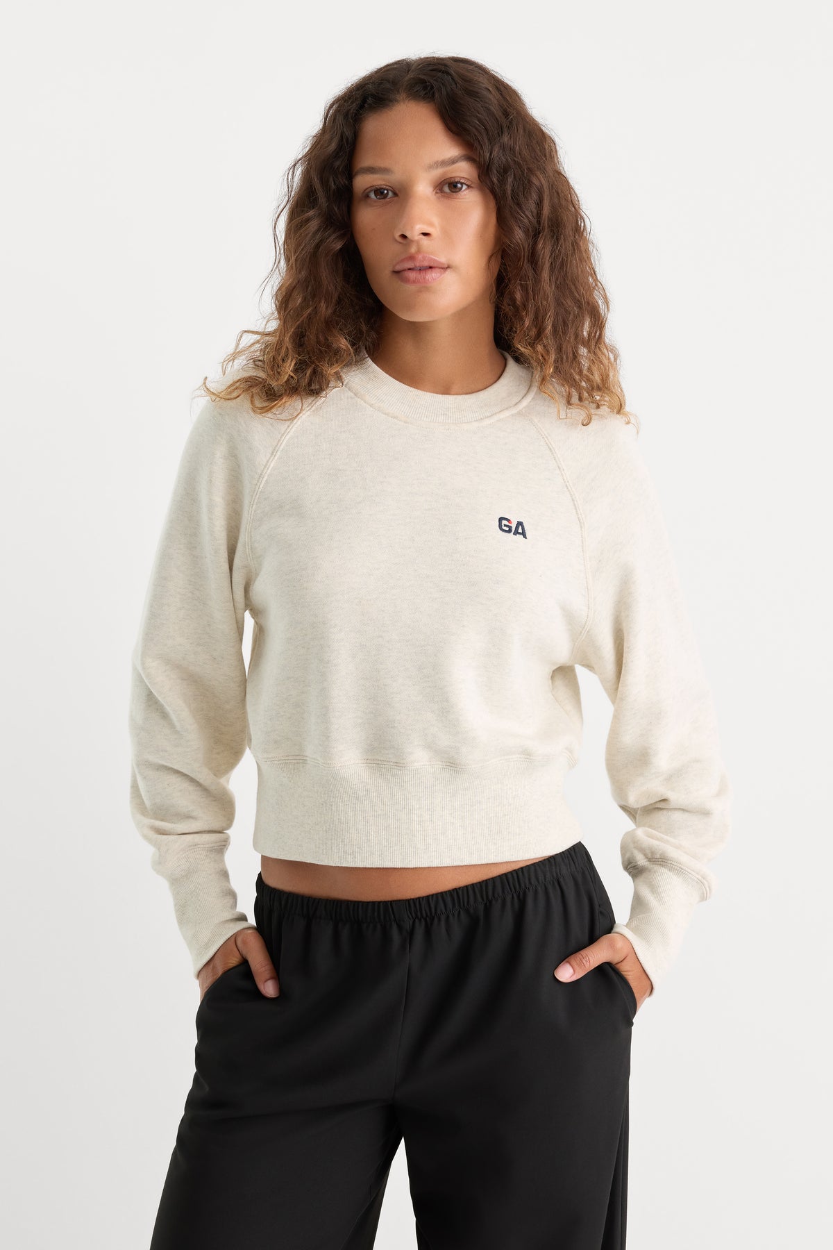 THE FRENCH TERRY RAGLAN SWEATSHIRT | OATMEAL HEATHER-1 | GOOD AMERICAN | MODEL_A