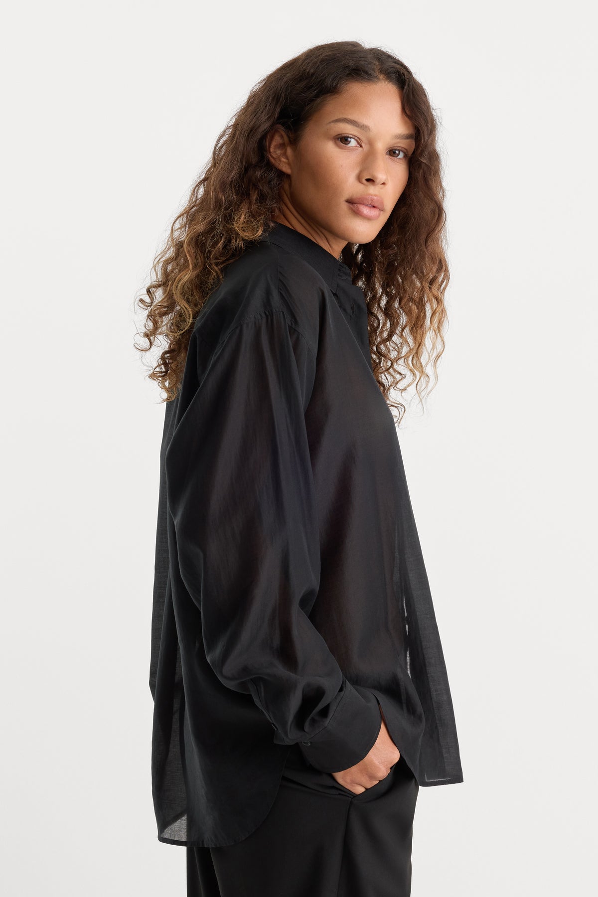 THE SHEER OVERSIZED SHIRT | BLACK001-2 | GOOD AMERICAN | MODEL_A