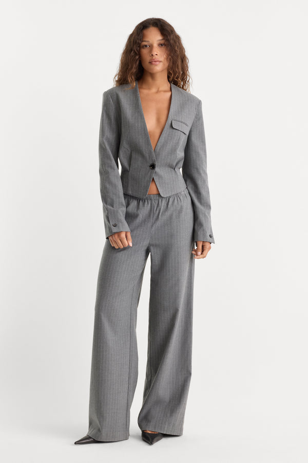 THE COLLARLESS BLAZER | CHARCOAL MELANGE PINSTRIPE-3 | GOOD AMERICAN | MODEL_A