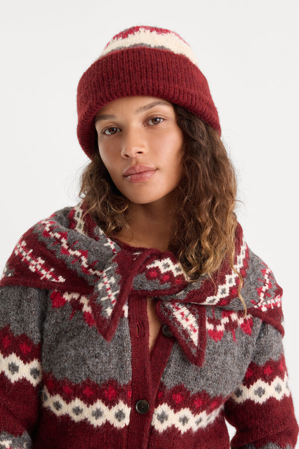 THE KNIT BEANIE | BORDEAUX FAIR ISLE-1 | GOOD AMERICAN | MODEL_A
