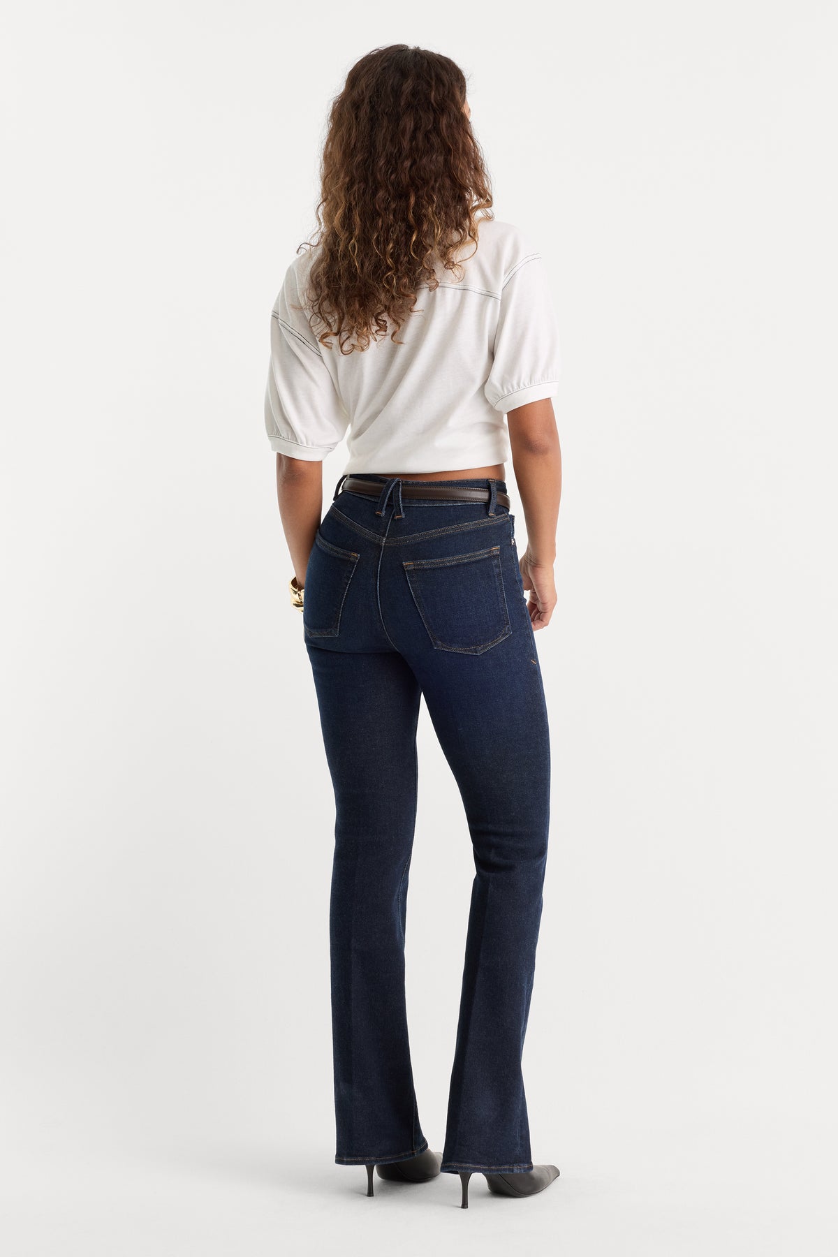 GOOD CLASSIC BOOTCUT JEANS | INDIGO1308-6 | GOOD AMERICAN | MODEL