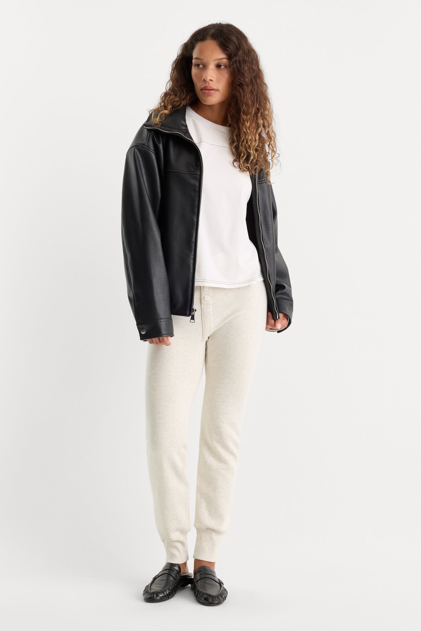THE FRENCH TERRY BUTTON FRONT LEGGING | OATMEAL HEATHER-1 | GOOD AMERICAN | MODEL